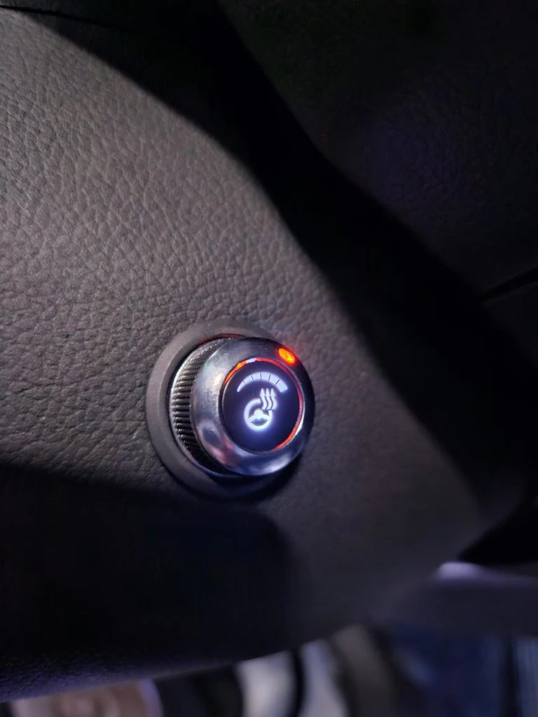 Интеграция подогрева руля под оригинальную обшивку автомобиля