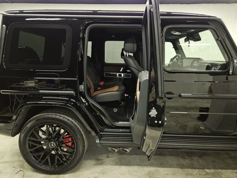 Установка ограничителя двери на G-Class в Москве